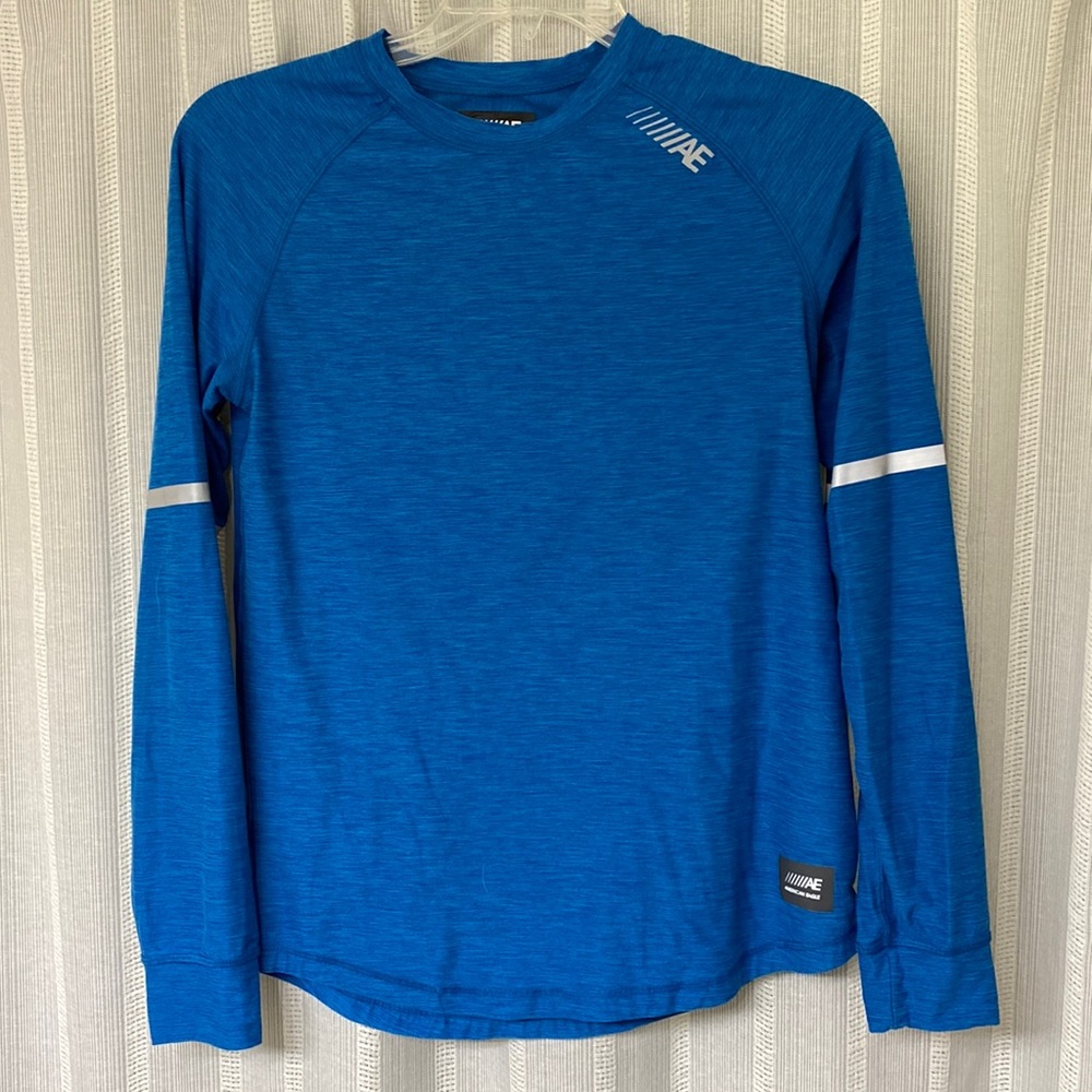 American Eagle pullover shirt. Mens XS